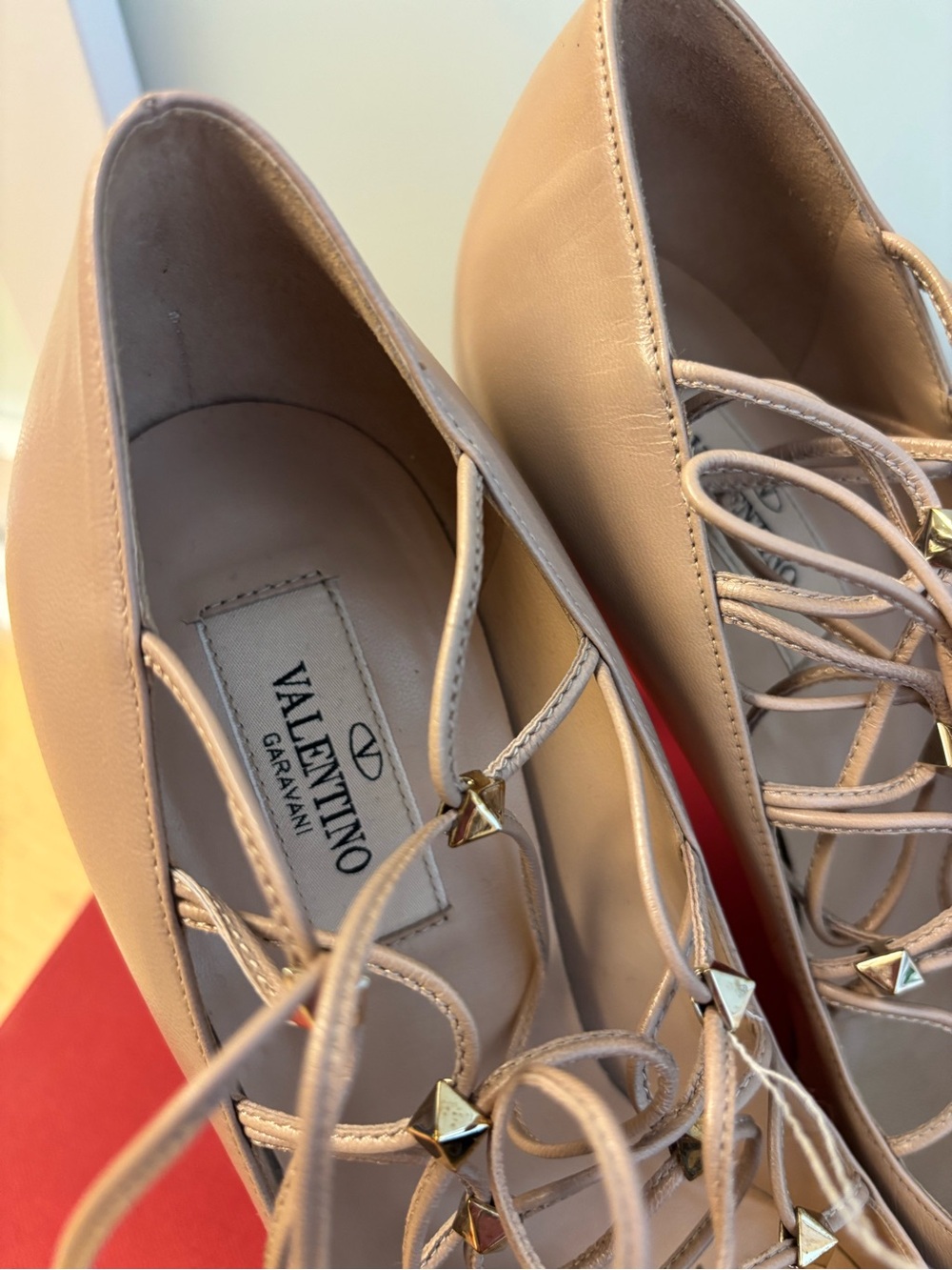 Valentino Garavani Beige Lace-Up Rockstud Pointed Pumps - Picture 3 of 7